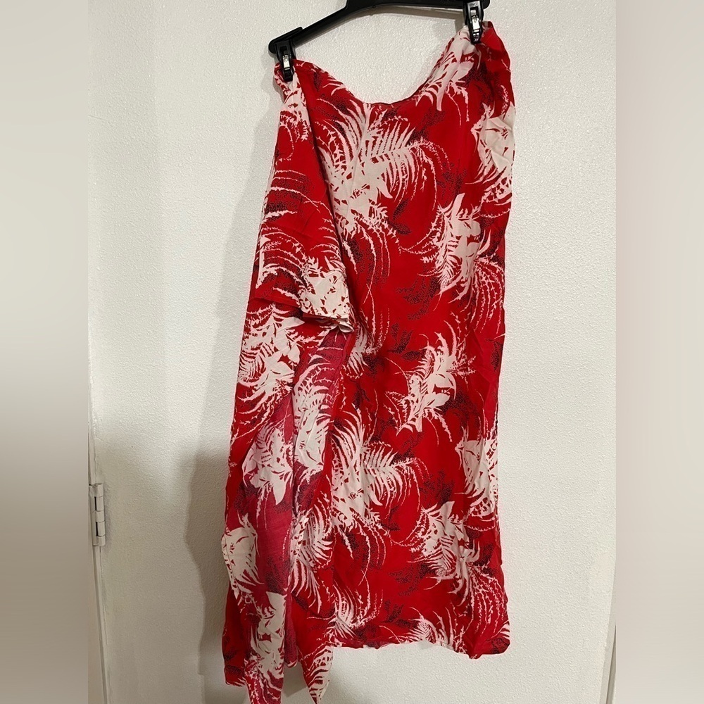 LaBlanca NWOT  sorron red size 6 beach cover up Hawaiian print